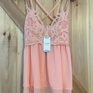 NWT Women’s Sleeveless Pink Detailed Blouse